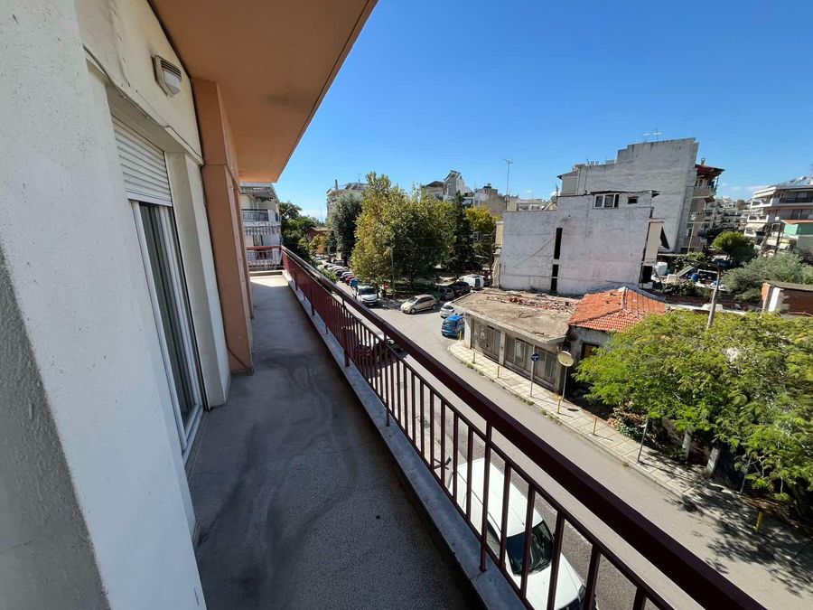 Photo 371483902