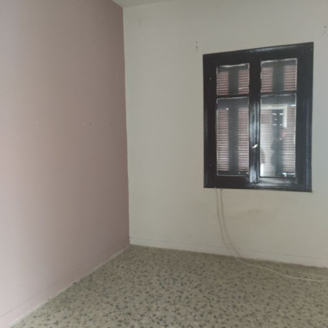 Photo 371573044