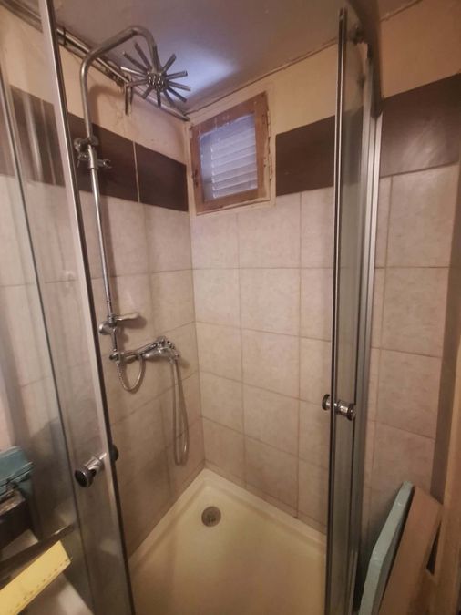 Photo 371924596