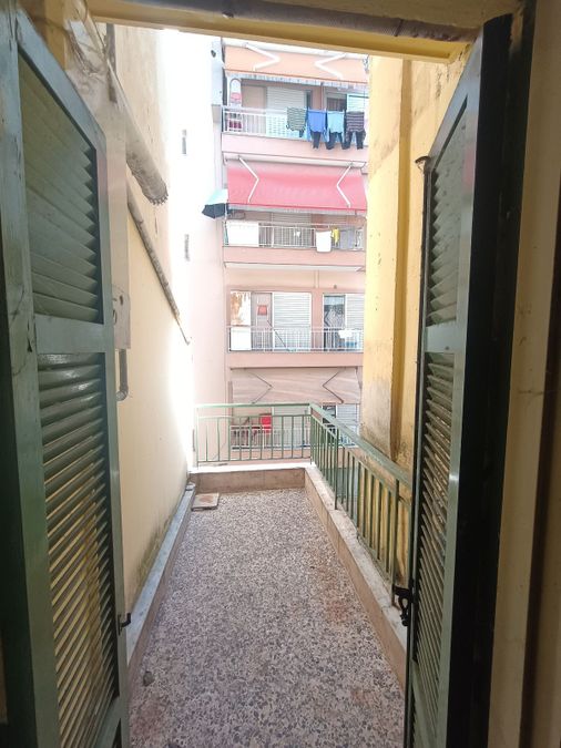 Photo 372110260