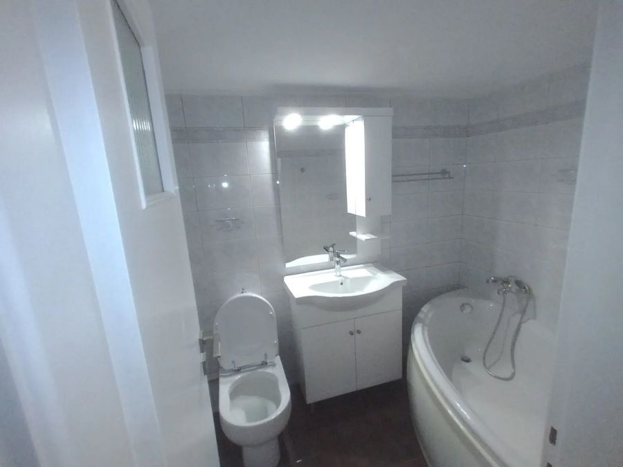 Photo 372111124