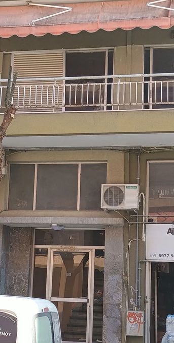 Photo 372113368