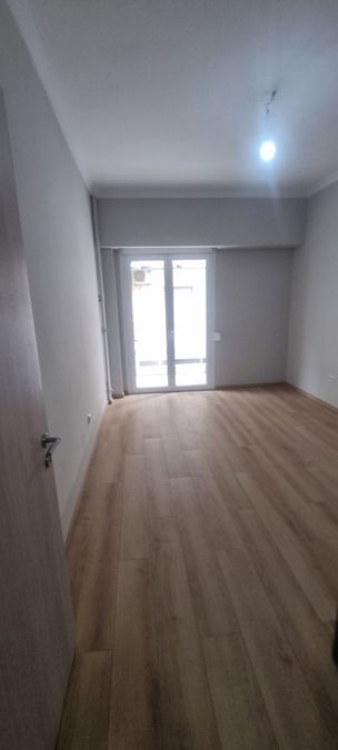 Photo 372142822