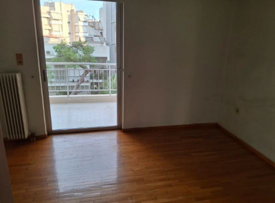 Photo 372149689