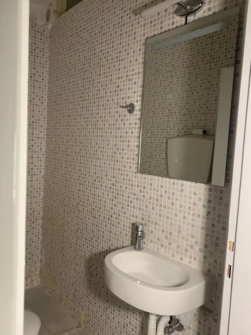 Photo 372264697