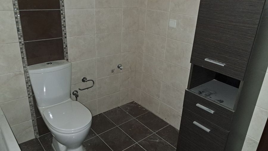 Photo 372353548