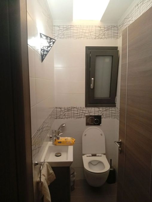 Photo 372414031