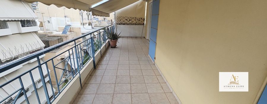 Photo 372430066