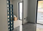 Photo 372432775