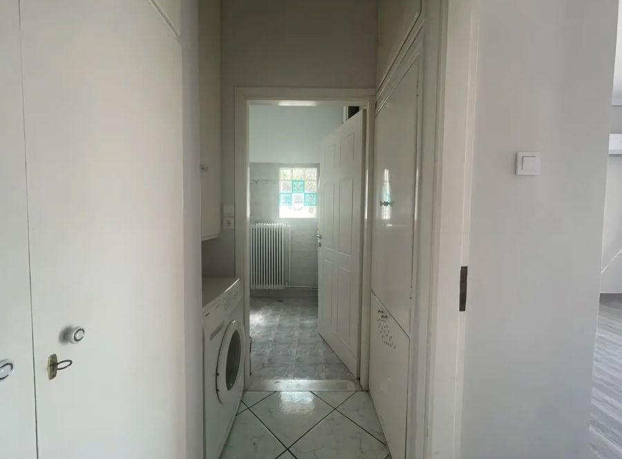 Photo 372522352