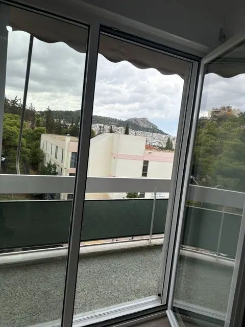 Photo 372523150