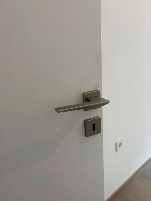 Photo 372523153