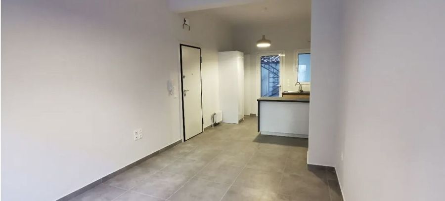 Photo 372544039