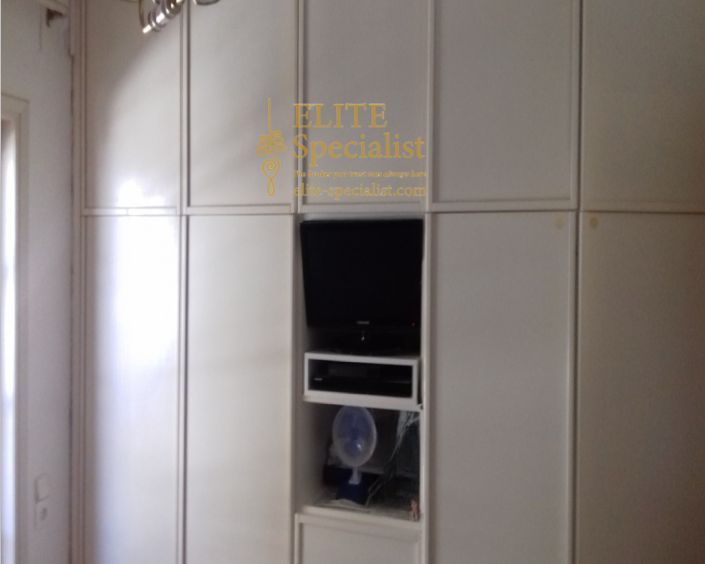 Photo 372547345