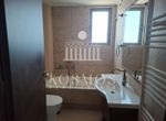 Photo 372556270