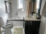 Photo 372638647