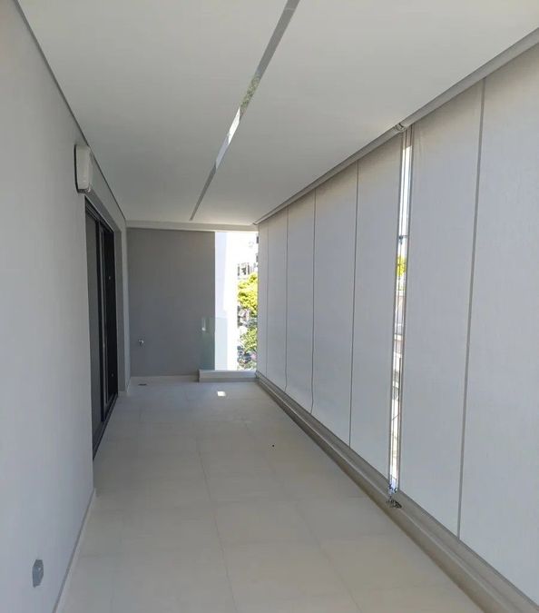 Photo 372672463