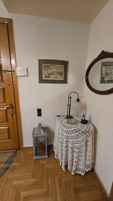 Photo 372693397