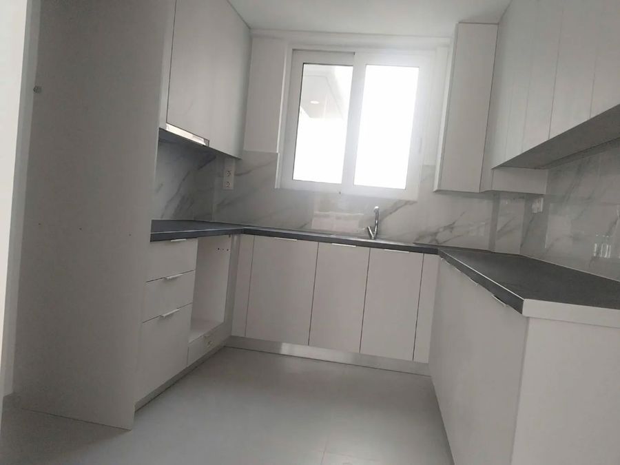 Photo 372704695