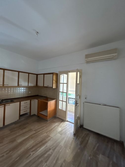 Photo 372782095