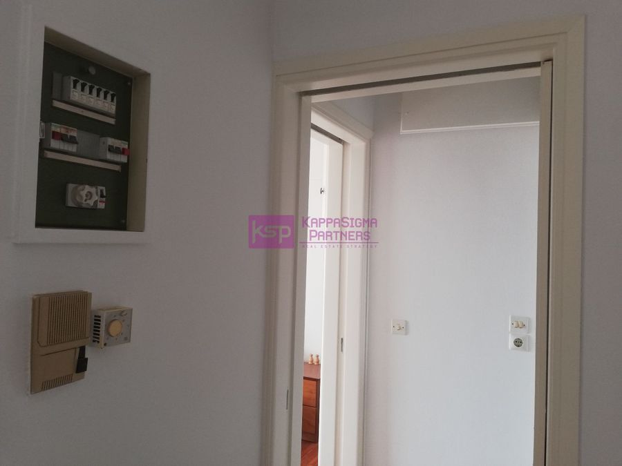 Photo 373436188