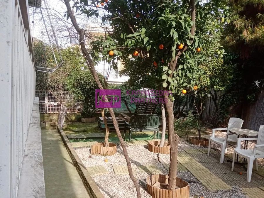 Photo 374212588