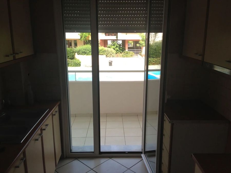 Photo 374335837