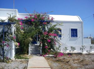 Detached House, Thira
