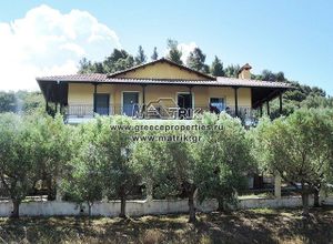 Detached House, Neos Marmaras