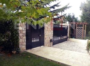 Μονοκατοικία προς πώληση Καπιτένια (Άγιος Στέφανος) 350 τ.μ. 4 Υπνοδωμάτια