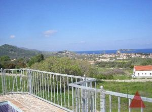Μονοκατοικία προς πώληση Λέσβος - Πέτρα 235 τ.μ. 4 Υπνοδωμάτια