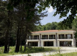 Ξενοδοχείο προς πώληση Σκαλωτή (Σιδηρόνερο) 6.000 τ.μ.