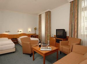 Sale, Hotel, Dusseldorf (North Rhine-Westphalia)