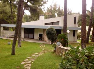 Villa, Sani