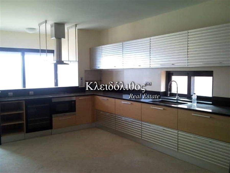 Photo 79905151