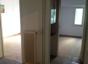 Apartment, Elinoroson