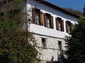 Μονοκατοικία προς πώληση Μηλιές 300 τ.μ. 7 Υπνοδωμάτια