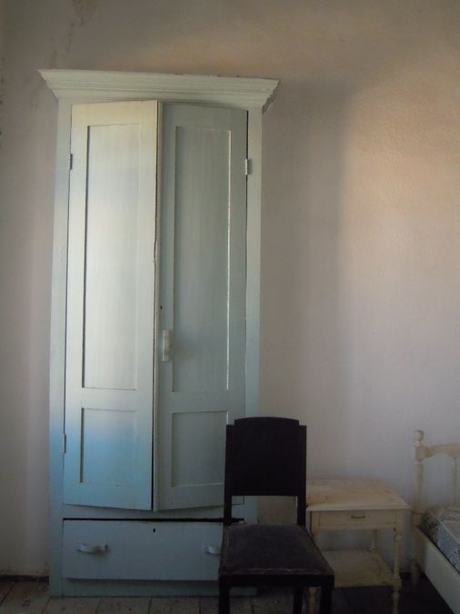 ΝΤΟΥΛΑΠΑ ΣΕ ΥΠΝΟΔΩΜΑΤΙΟ 1ΟΥ ΟΡΟΦΟΥ